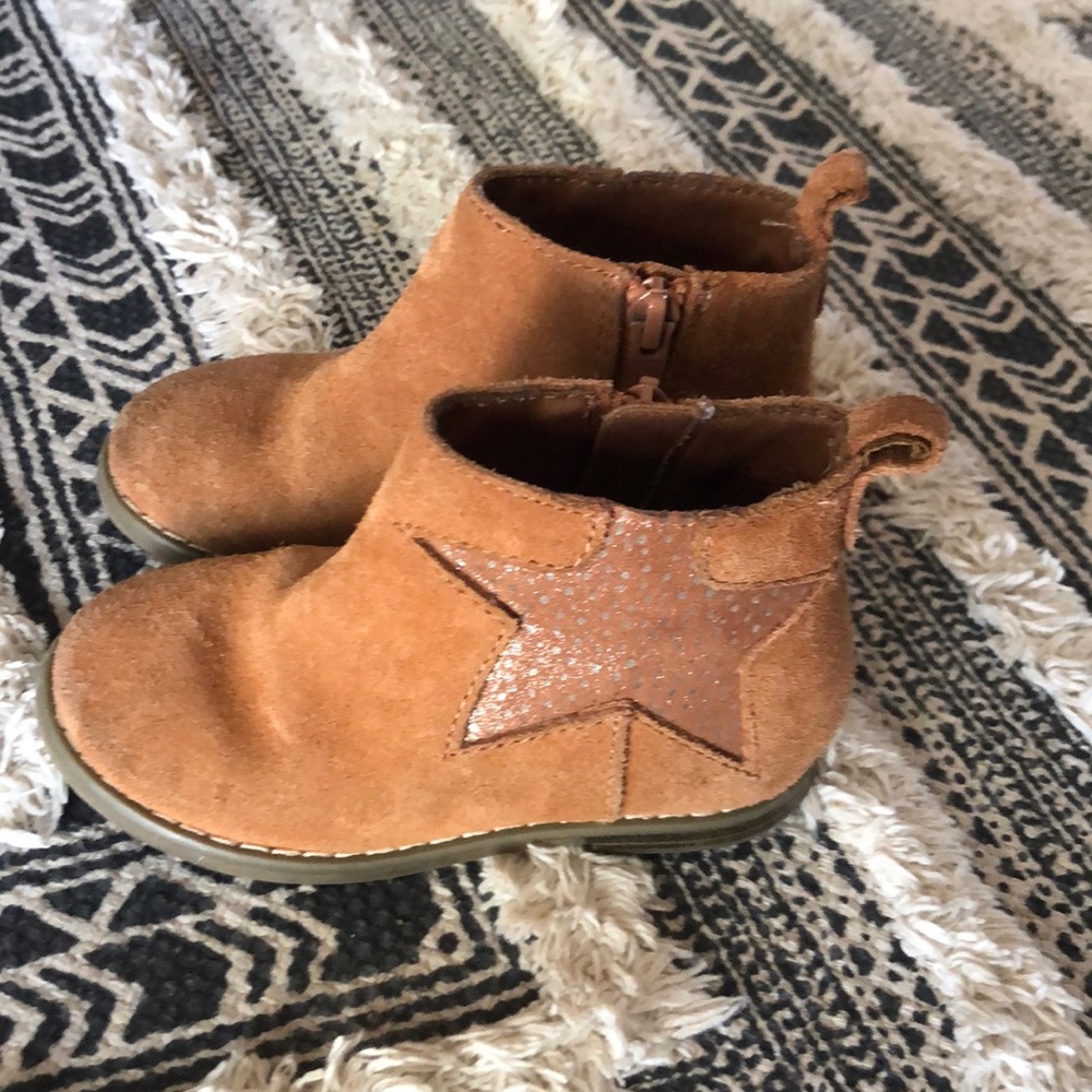 Gap star booties